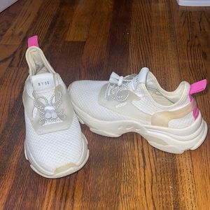 White Steve Madden NY90